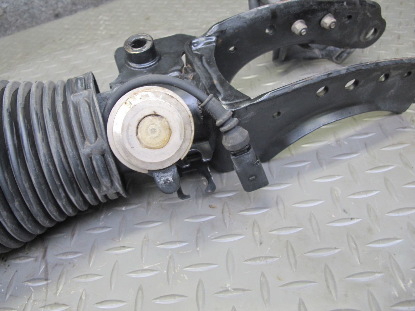 2005-2006 Porsche Cayenne 955 Turbo Front Left Air Strut Shock Absorber