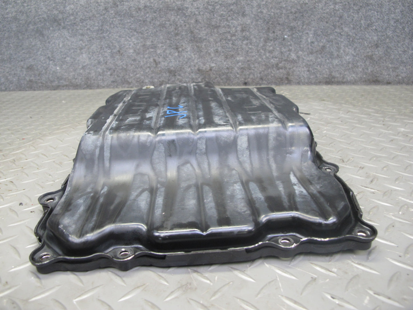 2003-2010 Porsche Cayenne 955 A48.50 Automatic Transmission Oil Pan 09D321361A