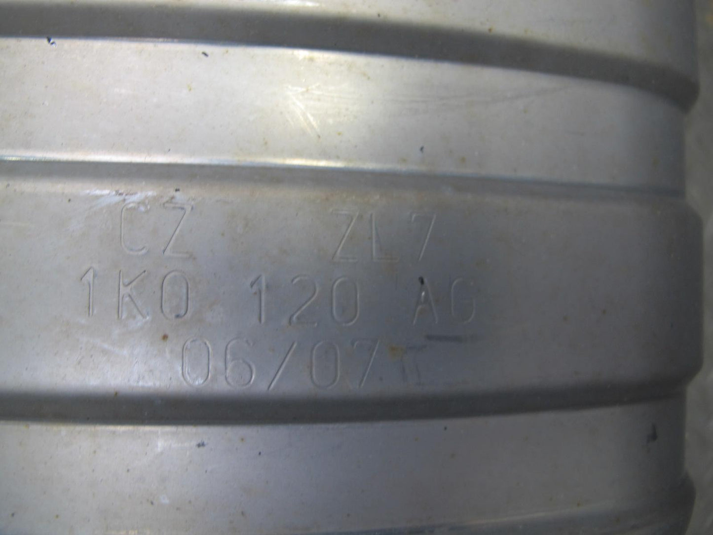 2008 VW Golf MK5 R32 VR6 3.2L Rear Exhaust Muffler w Tips OEM