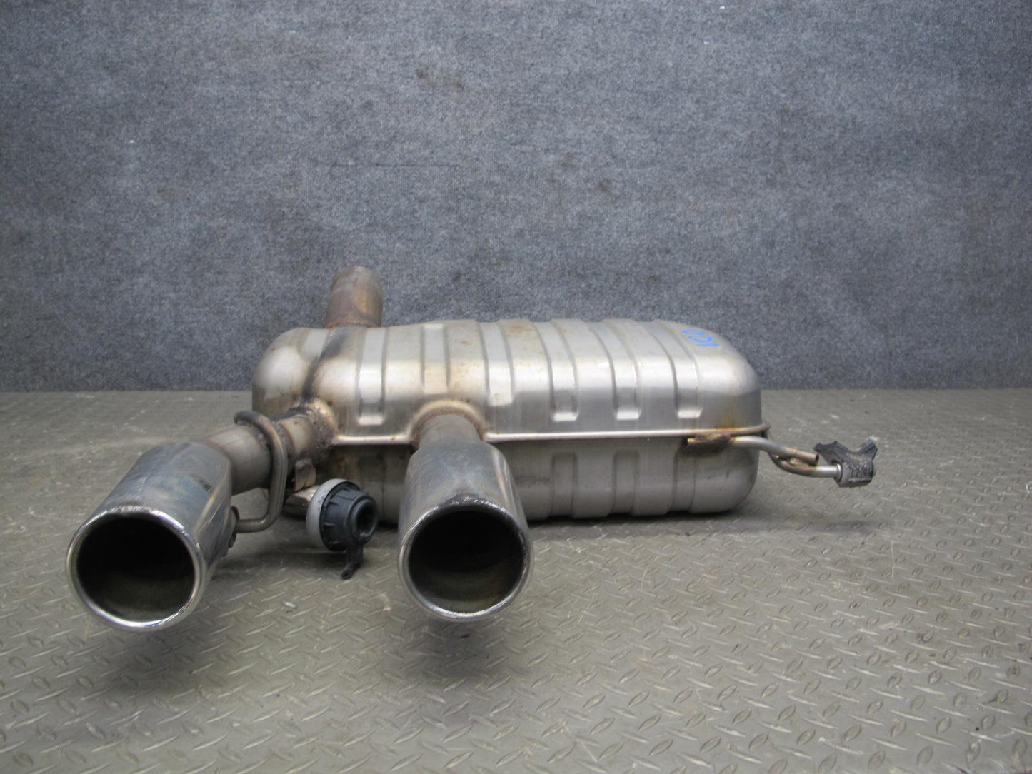 2008 VW Golf MK5 R32 VR6 3.2L Rear Exhaust Muffler w Tips OEM