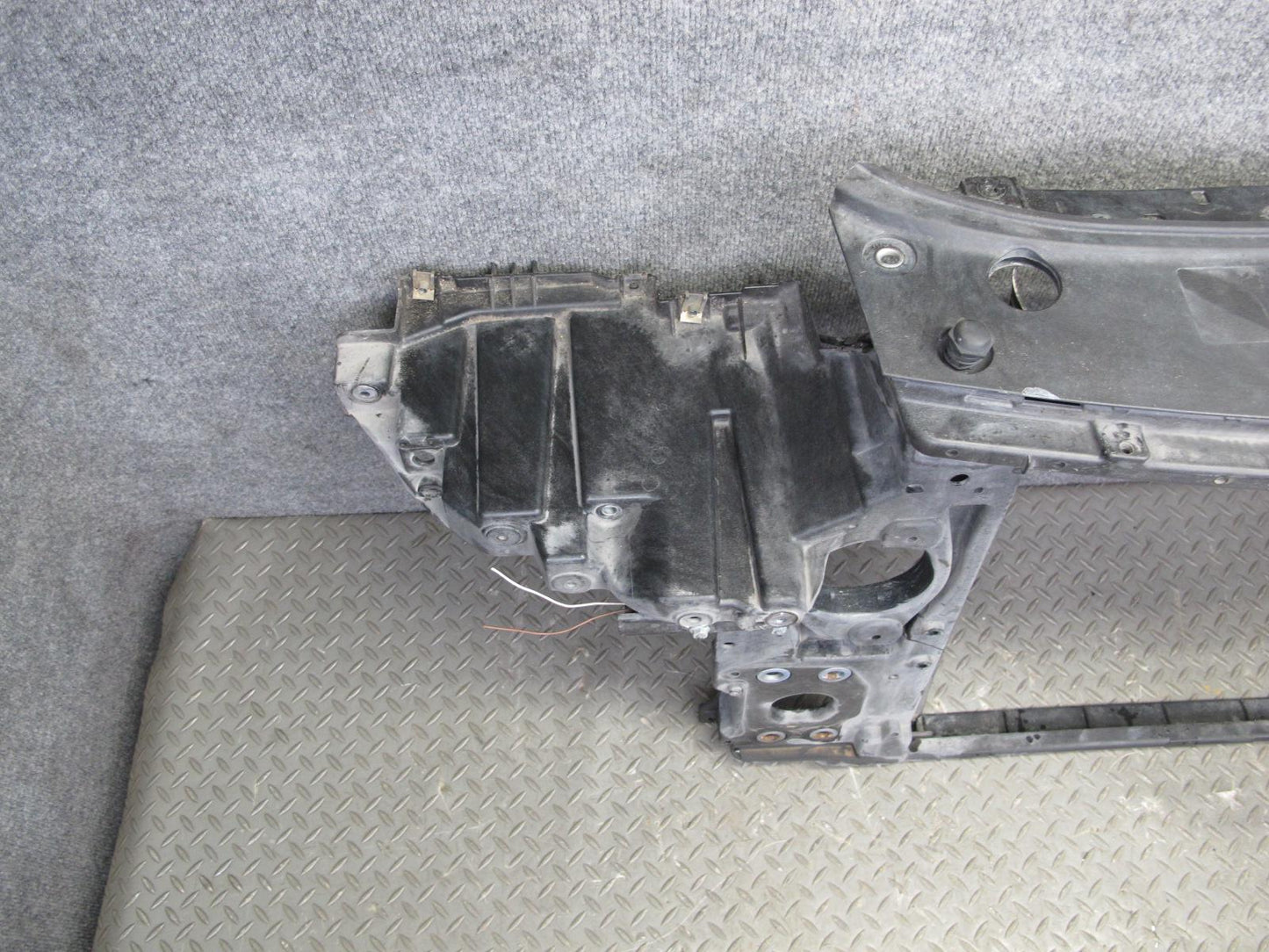 2003-2010 Porsche Cayenne 955 Engine Radiator Core Support Frame Bracket