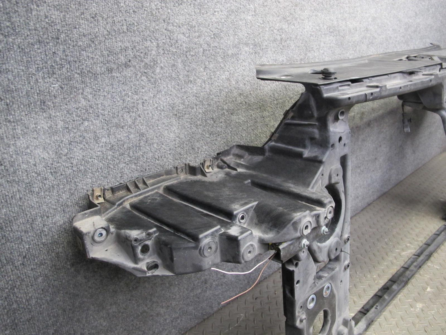2003-2010 Porsche Cayenne 955 Engine Radiator Core Support Frame Bracket