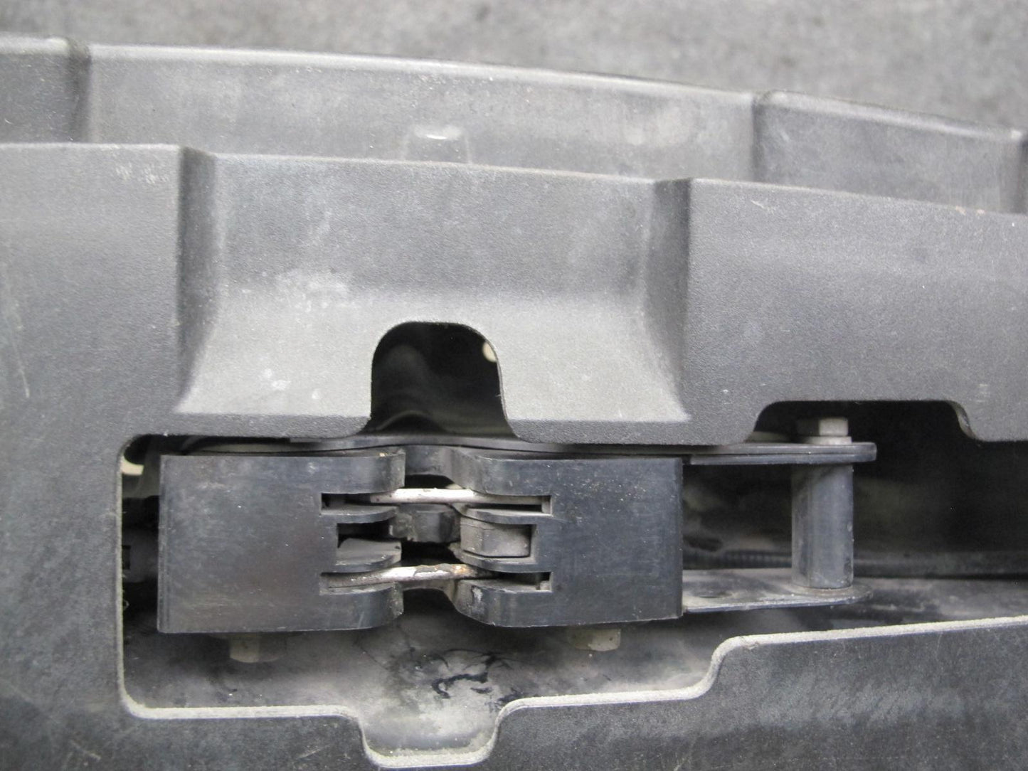2003-2010 Porsche Cayenne 955 Engine Radiator Core Support Frame Bracket