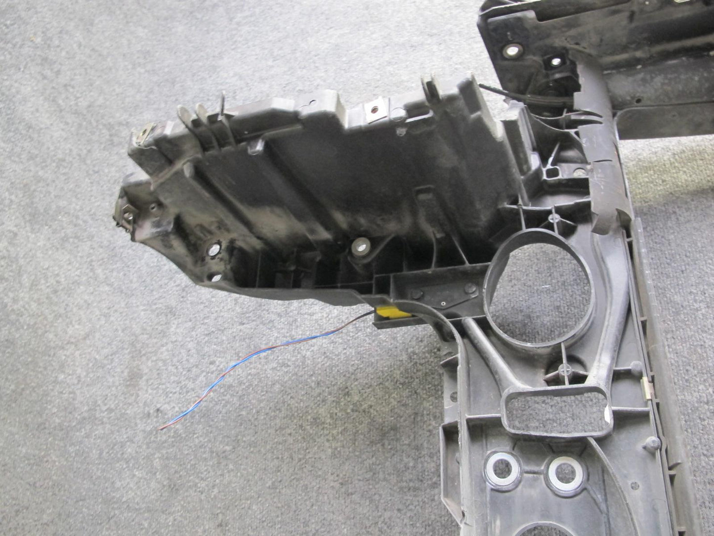 2003-2010 Porsche Cayenne 955 Engine Radiator Core Support Frame Bracket