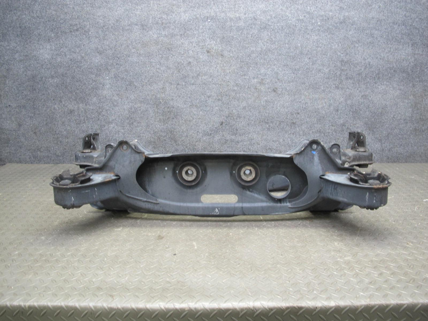2012-2016 Mercedes R172 SLK Rear Subframe Crossmember Cradle Axle Carrier