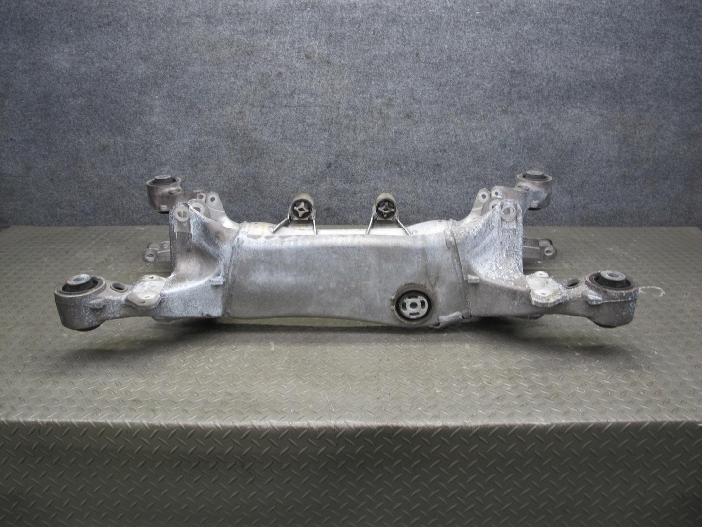 2006-2010 BMW E63 M6 Coupe Rear Subframe Crossmember Cradle Axle Carrier