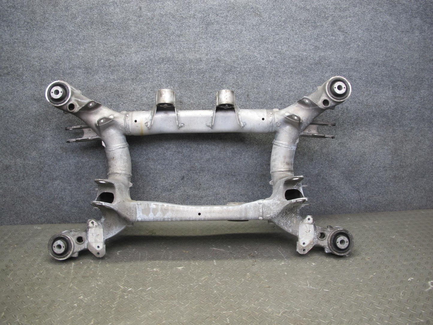 2006-2010 BMW E63 M6 Coupe Rear Subframe Crossmember Cradle Axle Carrier