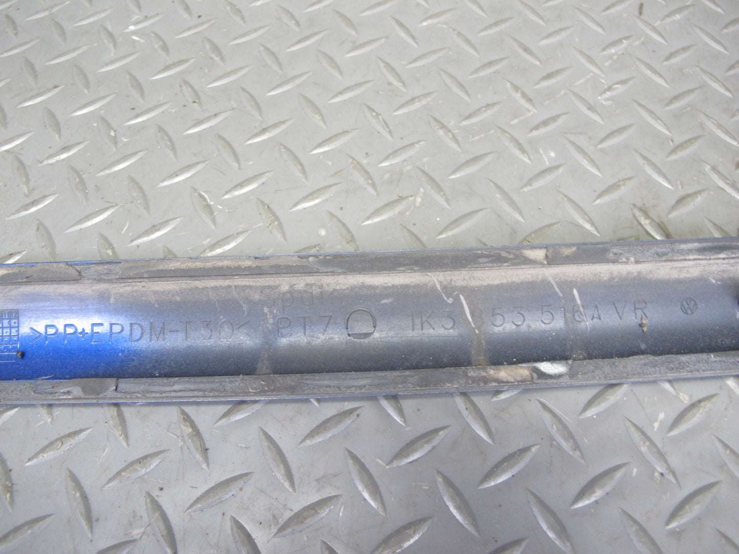 06-09 VW R32 GTI Rabbit 2-DR Set of 4 Door & Quarter Molding Strip Deepblue OEM