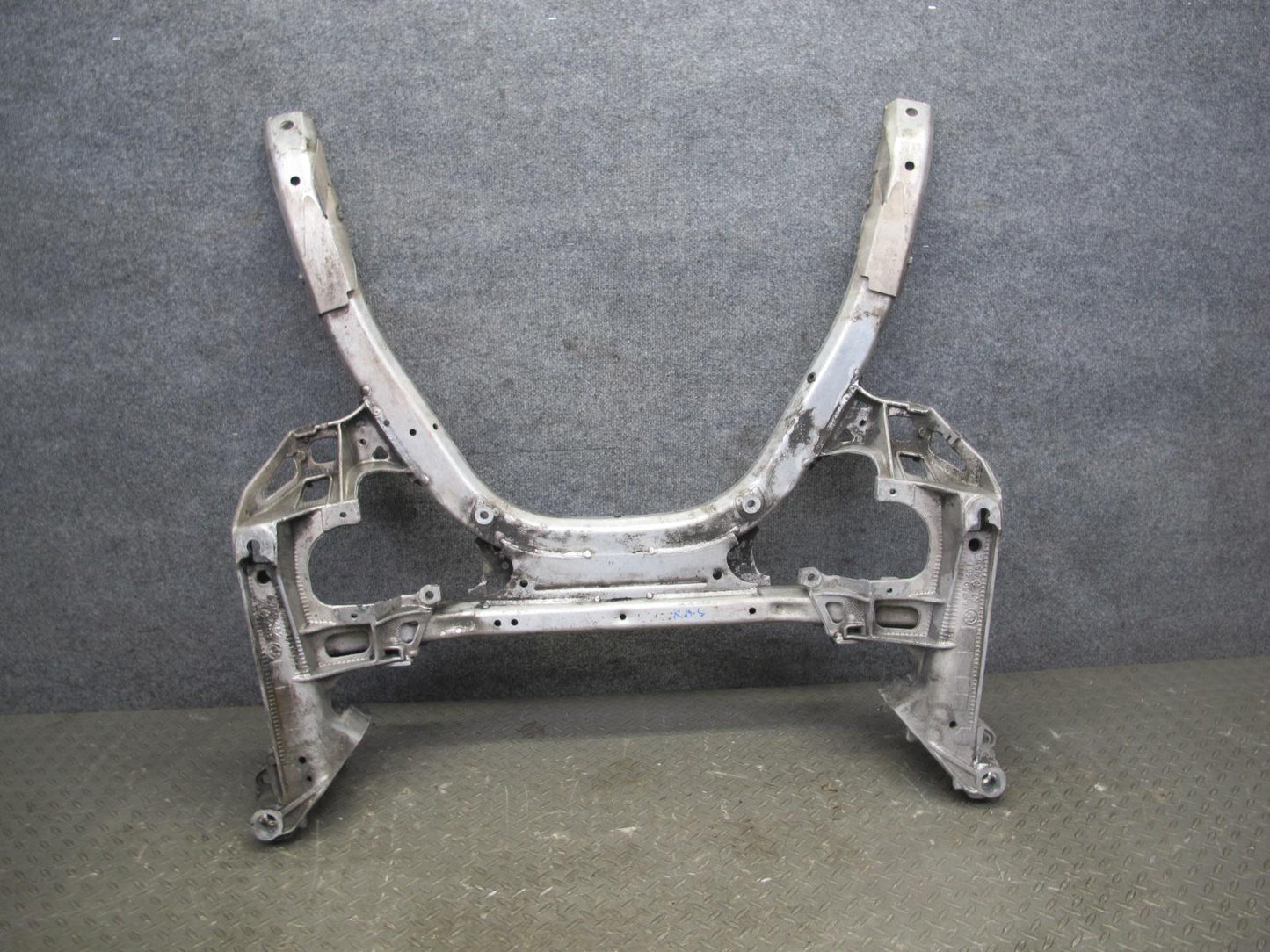 2006-2010 BMW E63 M6 Coupe Front Engine Subframe Crossmember Cradle Axle Support