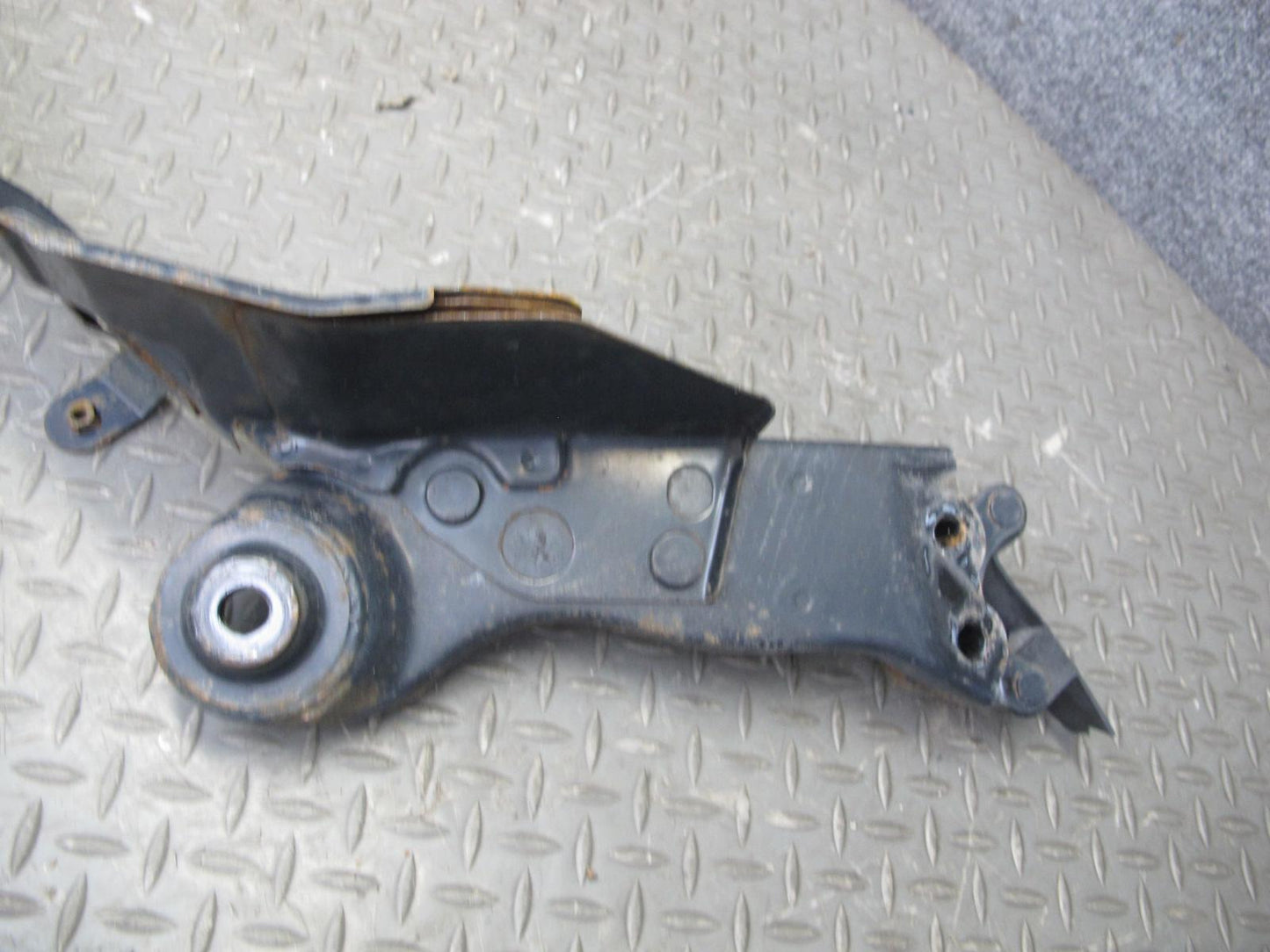 07-09 Nissan 350Z Z33 Conv Rear Fuel Tank Crossmember w Stay Brakets Assy OEM