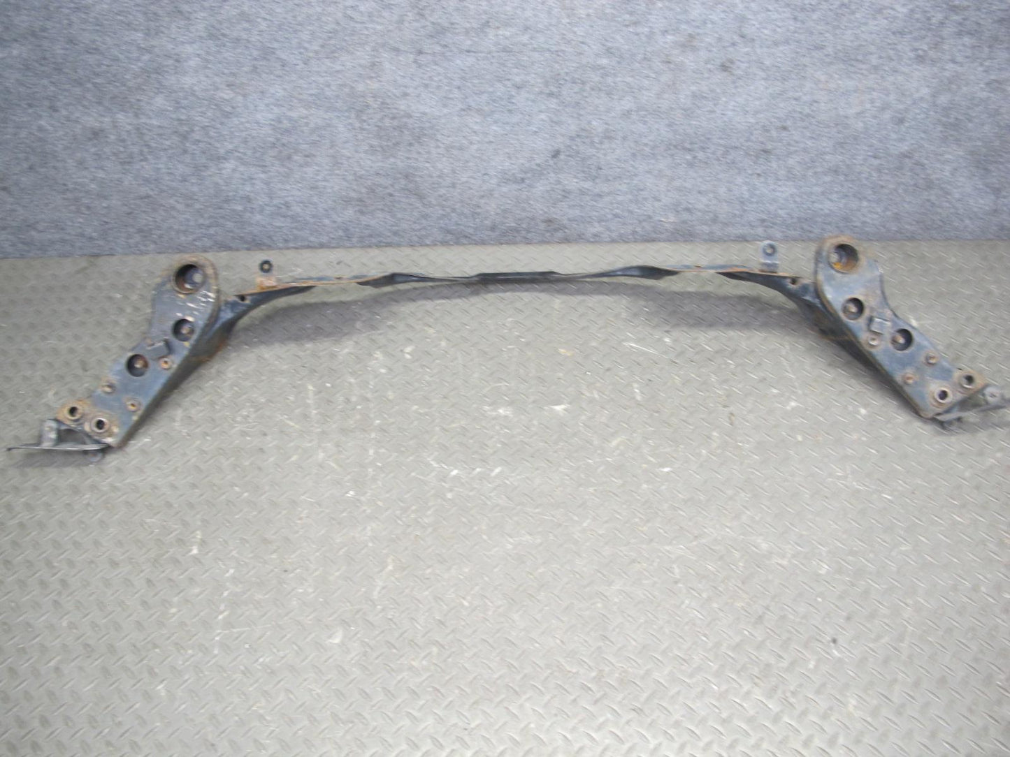 07-09 Nissan 350Z Z33 Conv Rear Fuel Tank Crossmember w Stay Brakets Assy OEM
