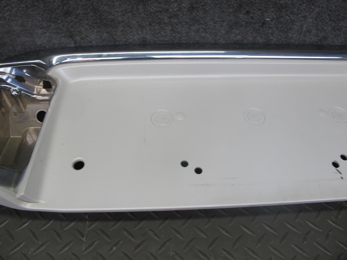 2003-2007 Lexus UZJ100L LX470 Rear Trunk Lid Tailgate License Plate Trim Panel