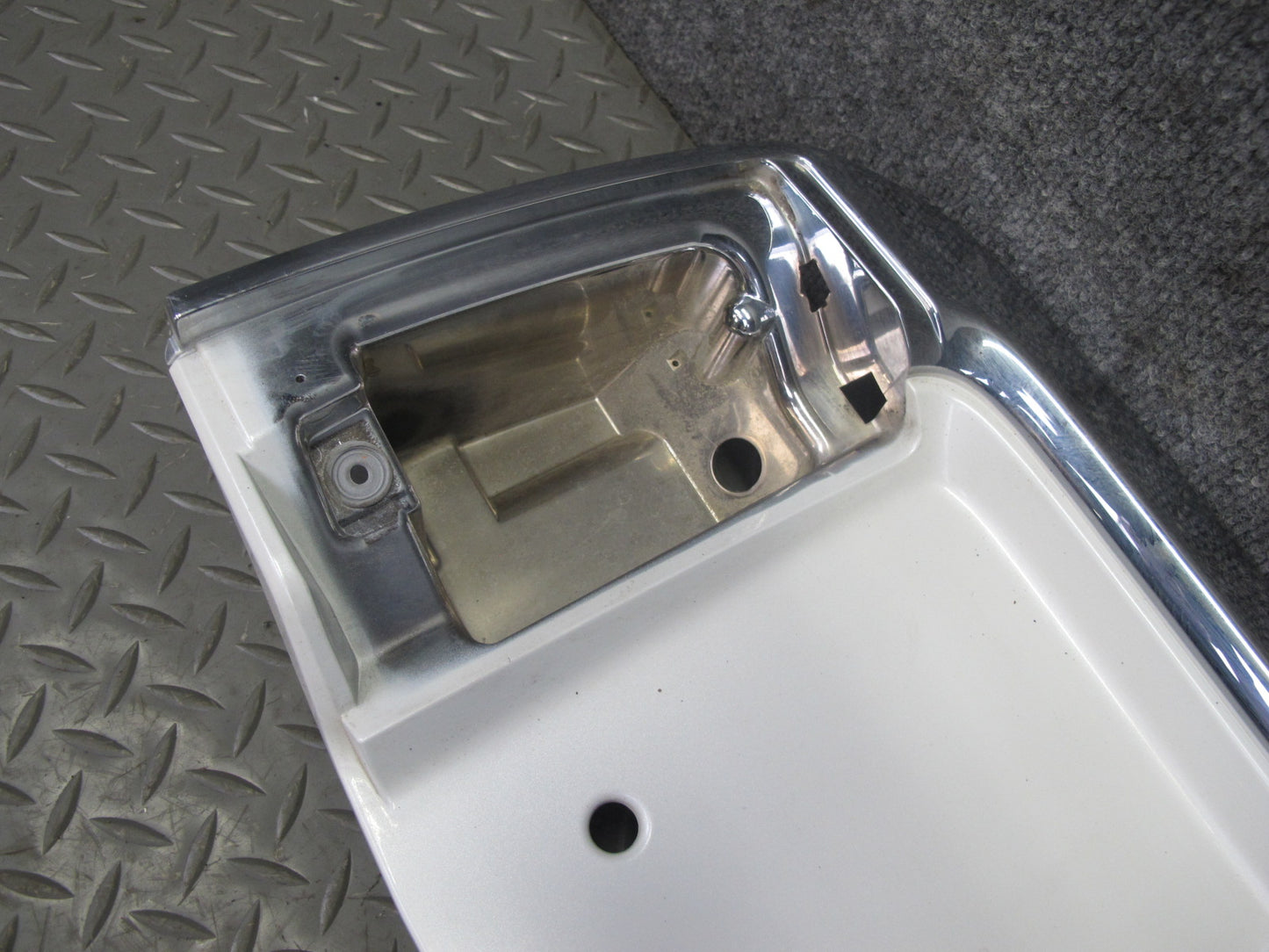 2003-2007 Lexus UZJ100L LX470 Rear Trunk Lid Tailgate License Plate Trim Panel