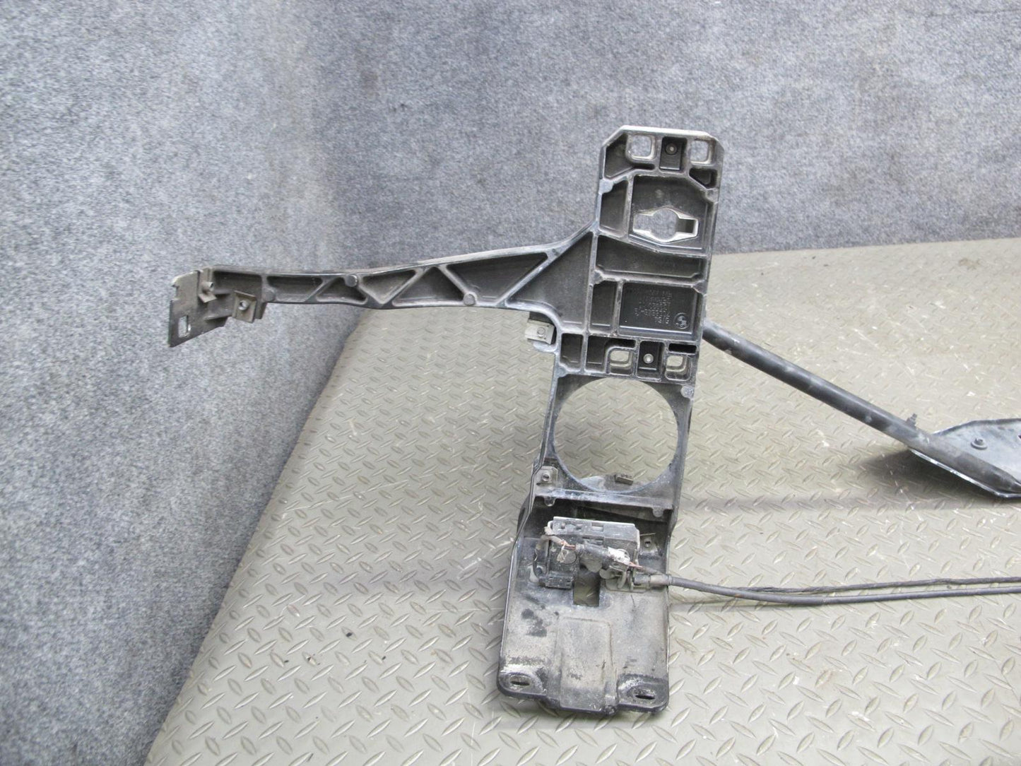 2006-2010 BMW E63 E64 Front Radiator Core Support Mount w Reinforcement Brackets