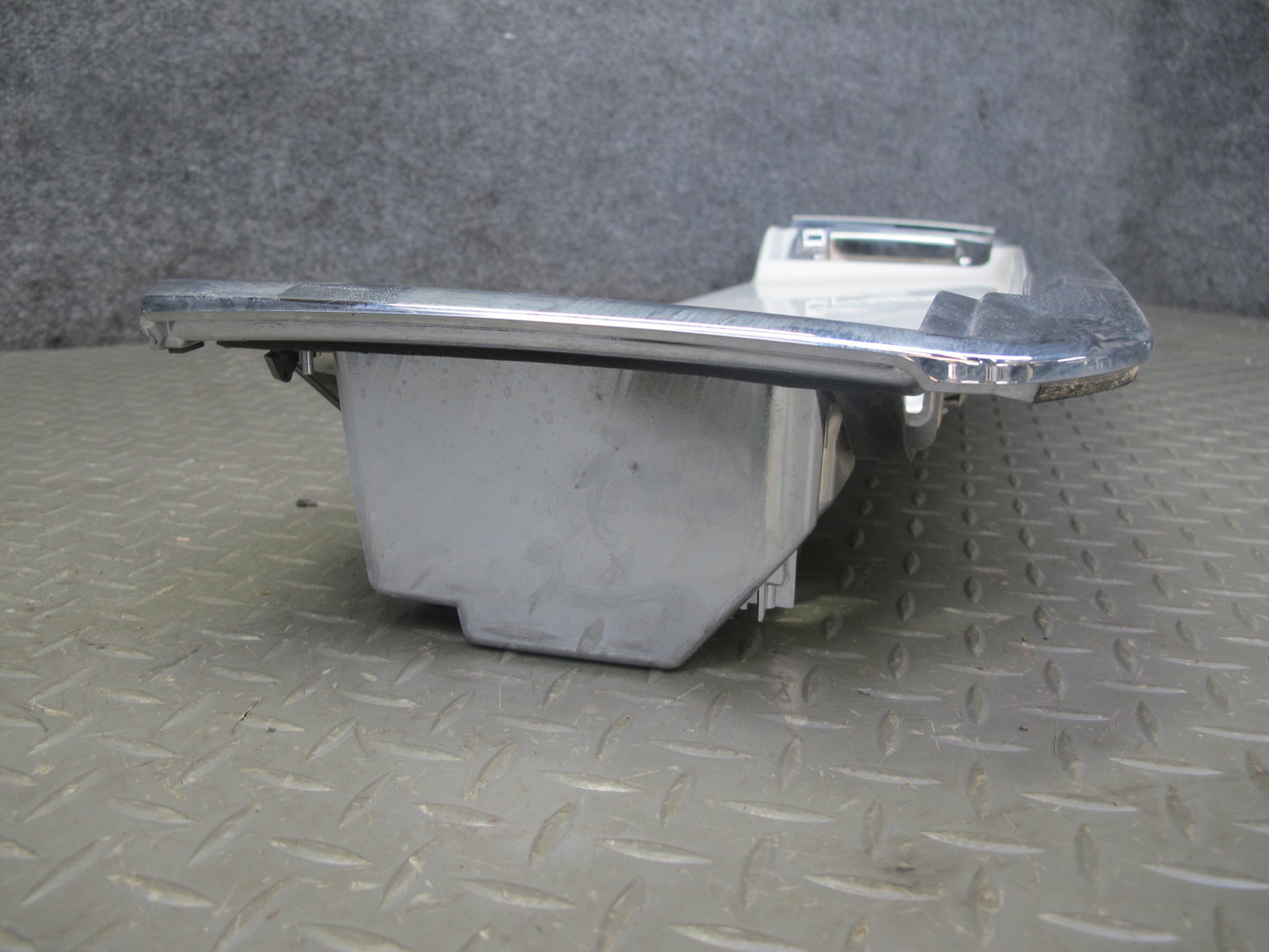 2003-2007 Lexus UZJ100L LX470 Rear Trunk Lid Tailgate License Plate Trim Panel