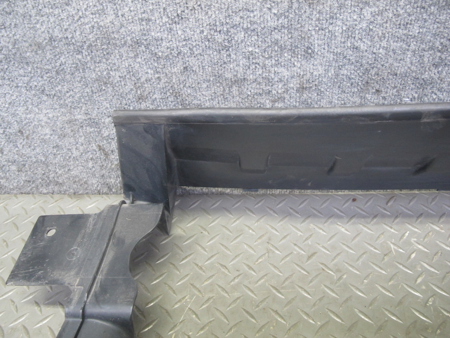 2013-2022 Land Range Rover L405 Front Radiator Air Deflector Guide Duct