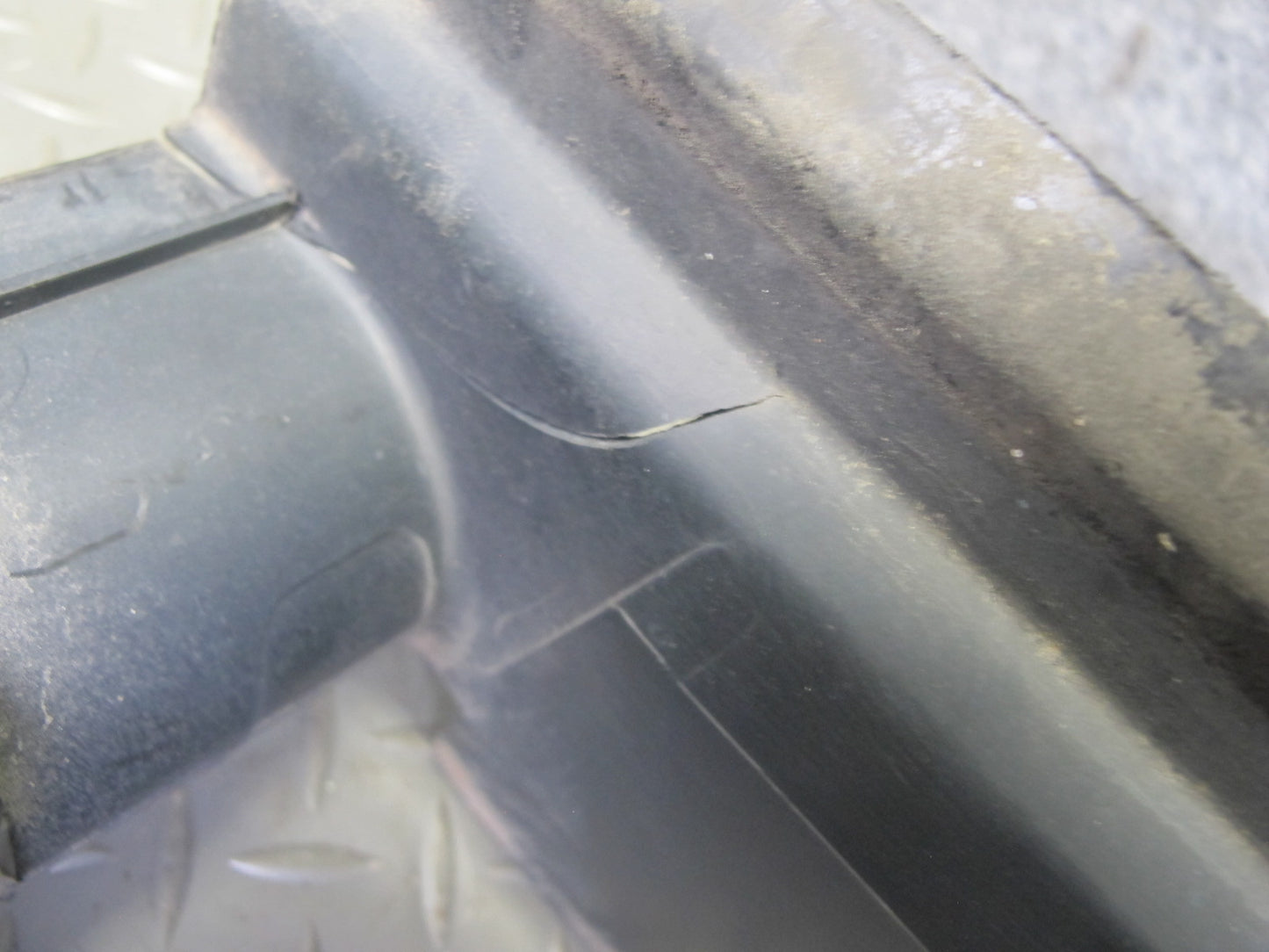 2013-2022 Land Range Rover L405 Front Radiator Air Deflector Guide Duct