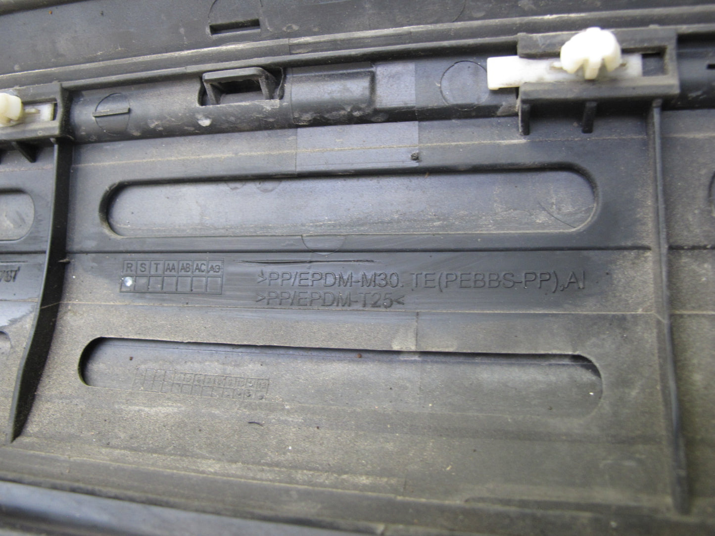 2003-2010 Porsche Cayenne 955 Rear Left Door Exterior Lower Trim Molding Panel