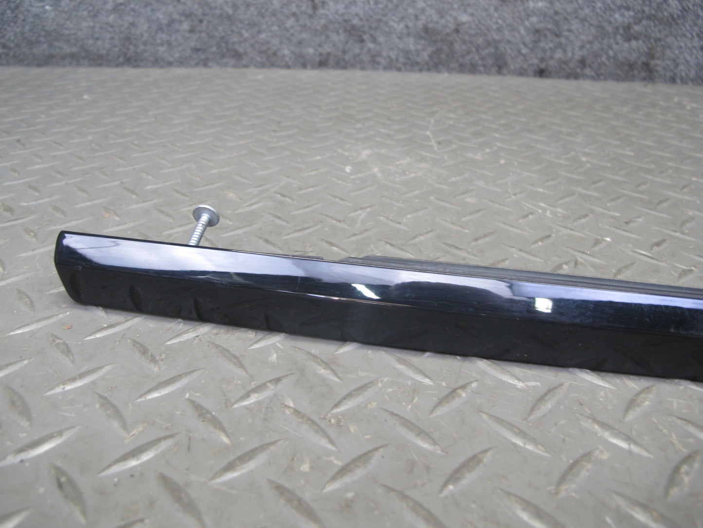 2013-2022 Land Range Rover L405 Front Right Door Upper Window Trim Molding