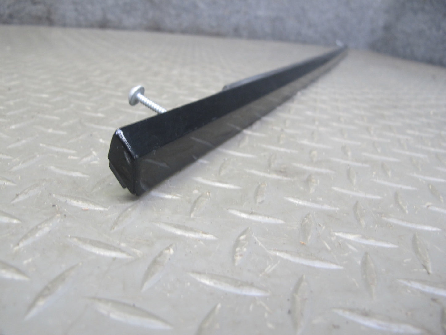 2013-2022 Land Range Rover L405 Front Right Door Upper Window Trim Molding