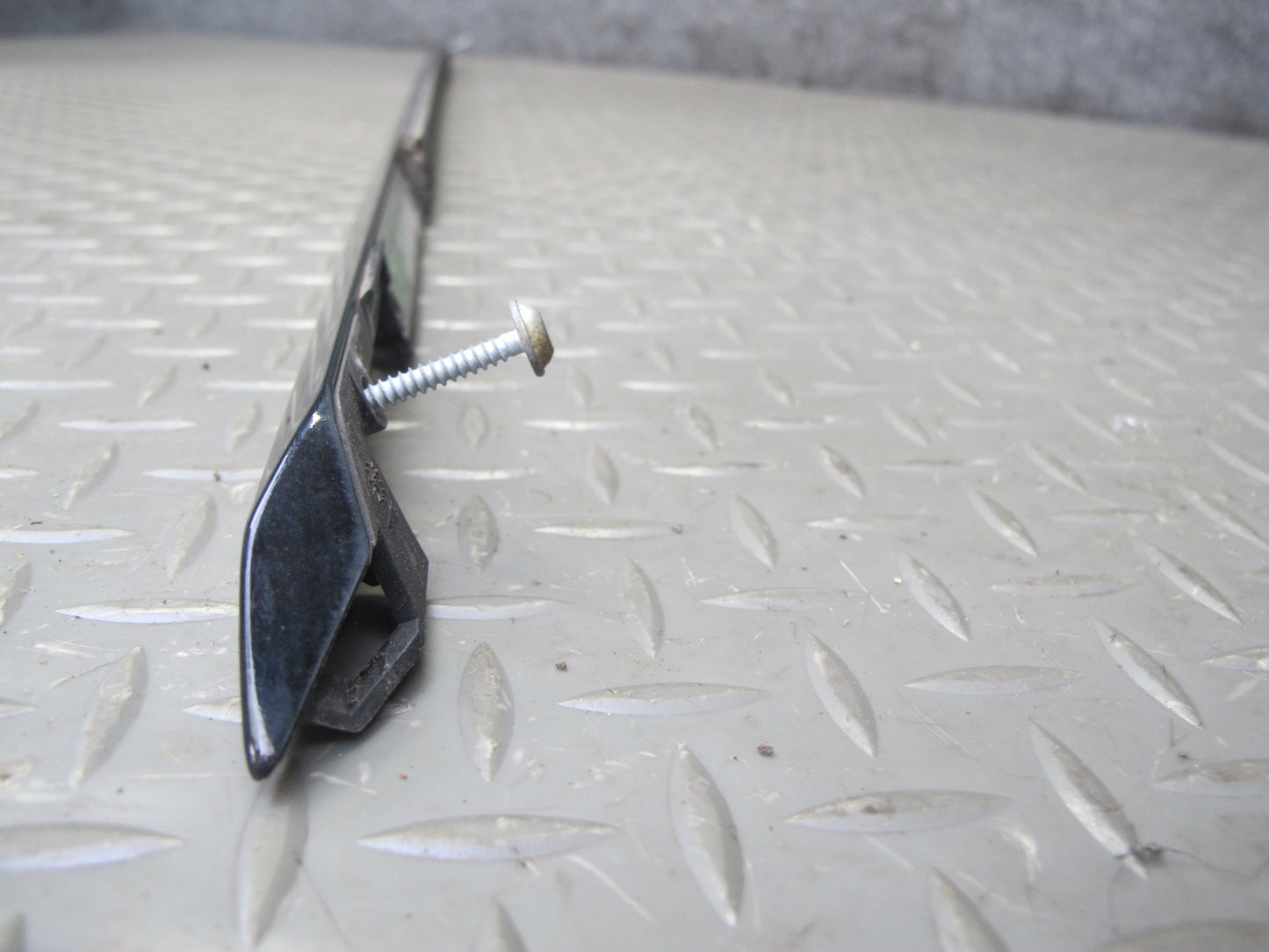 2013-2022 Land Range Rover L405 Front Right Door Upper Window Trim Molding
