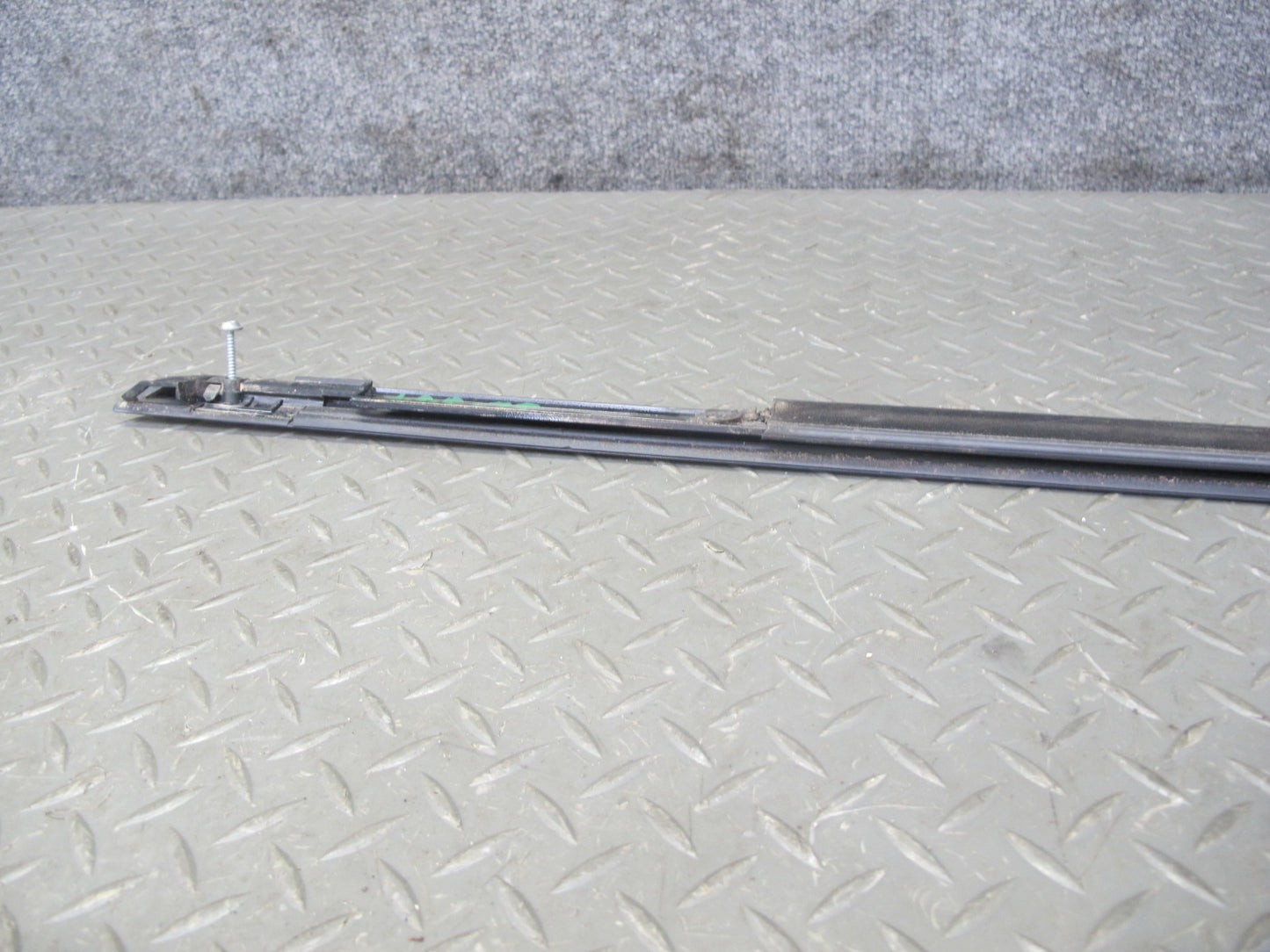 2013-2022 Land Range Rover L405 Front Right Door Upper Window Trim Molding