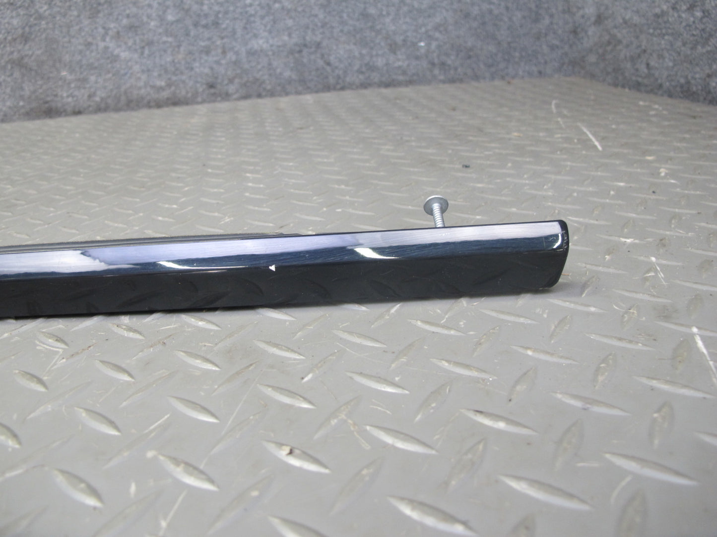 2013-2022 Land Range Rover L405 Front Left Door Upper Window Trim Molding