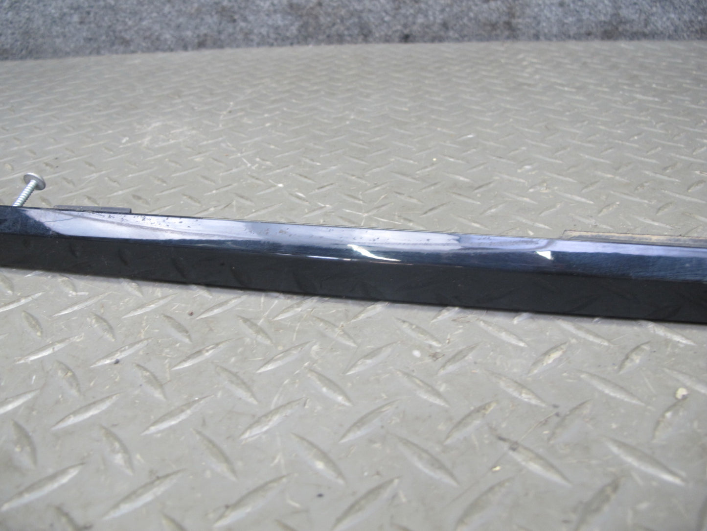 2013-2022 Land Range Rover L405 Front Left Door Upper Window Trim Molding