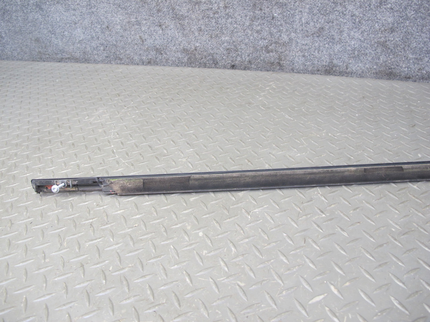 2013-2022 Land Range Rover L405 Front Left Door Upper Window Trim Molding