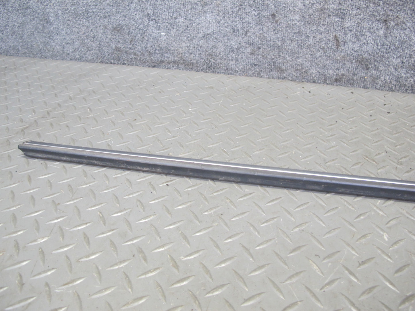 75-85 Mercedes W123 Front Right Door Chrome Trim Cover Molding Set OEM