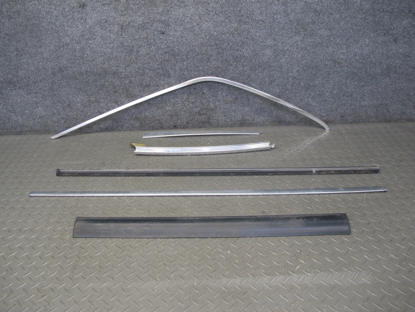 75-85 Mercedes W123 Rear Left Door Chrome Trim Cover Molding Set OEM