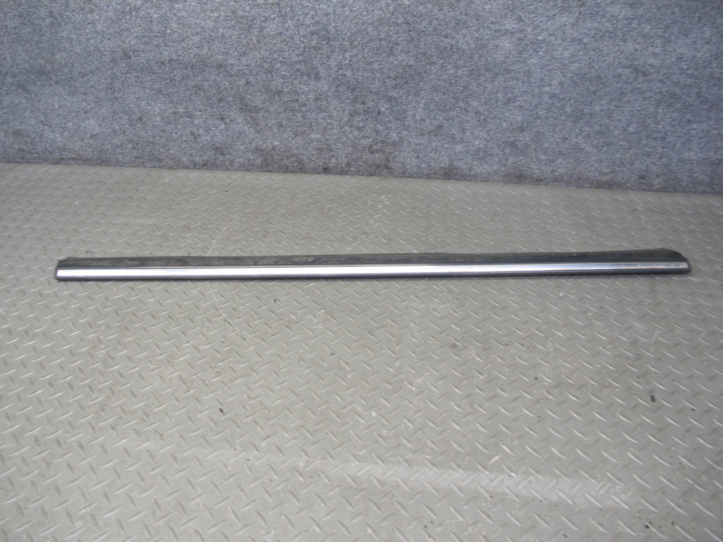 75-85 Mercedes W123 Front Left Door Chrome Trim Cover Molding Set OEM
