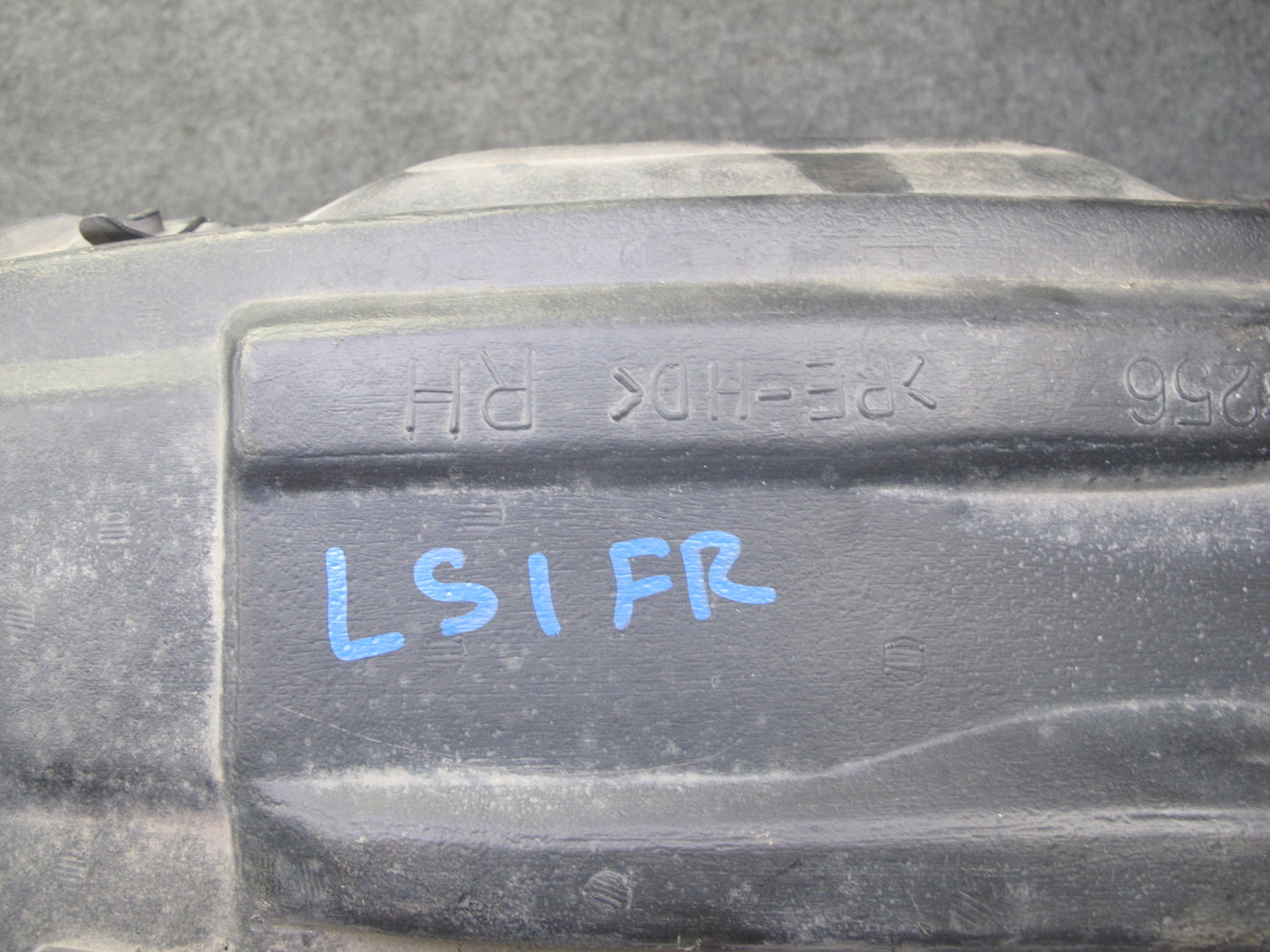 95-97 Lexus UCF20L LS400 Set of 2 Front Wheel Fender Liner Splash Shield OEM