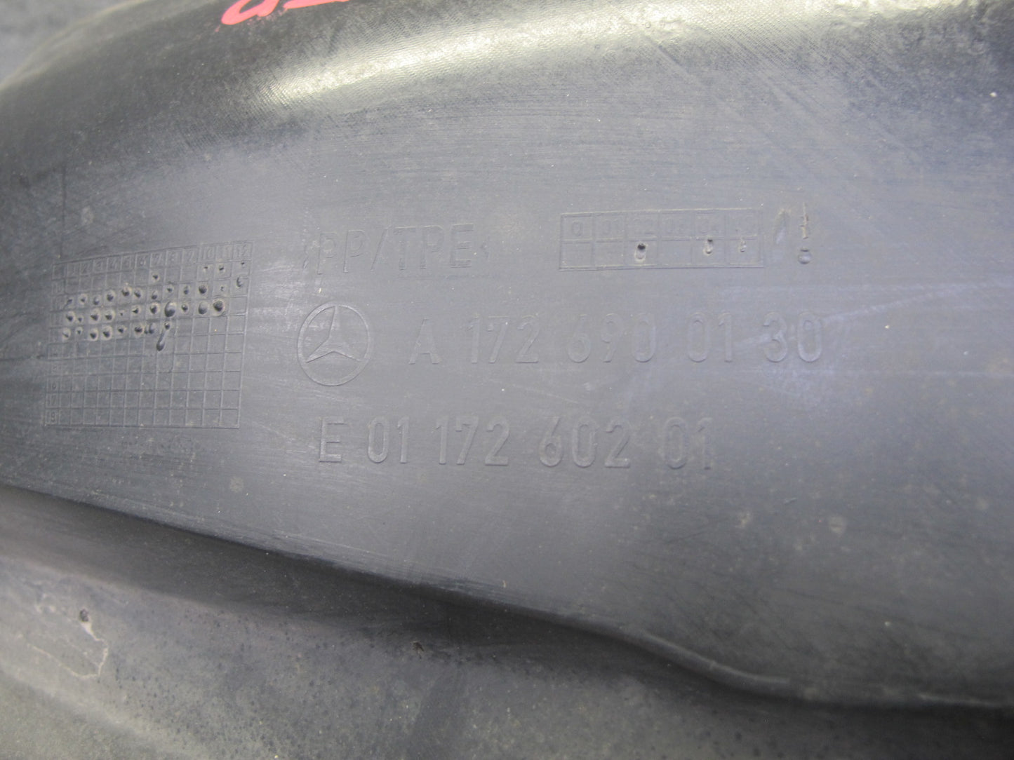 2012-2020 Mercedes R172 SLK SLC Front Right Fender Wheel Liner Splash Shield