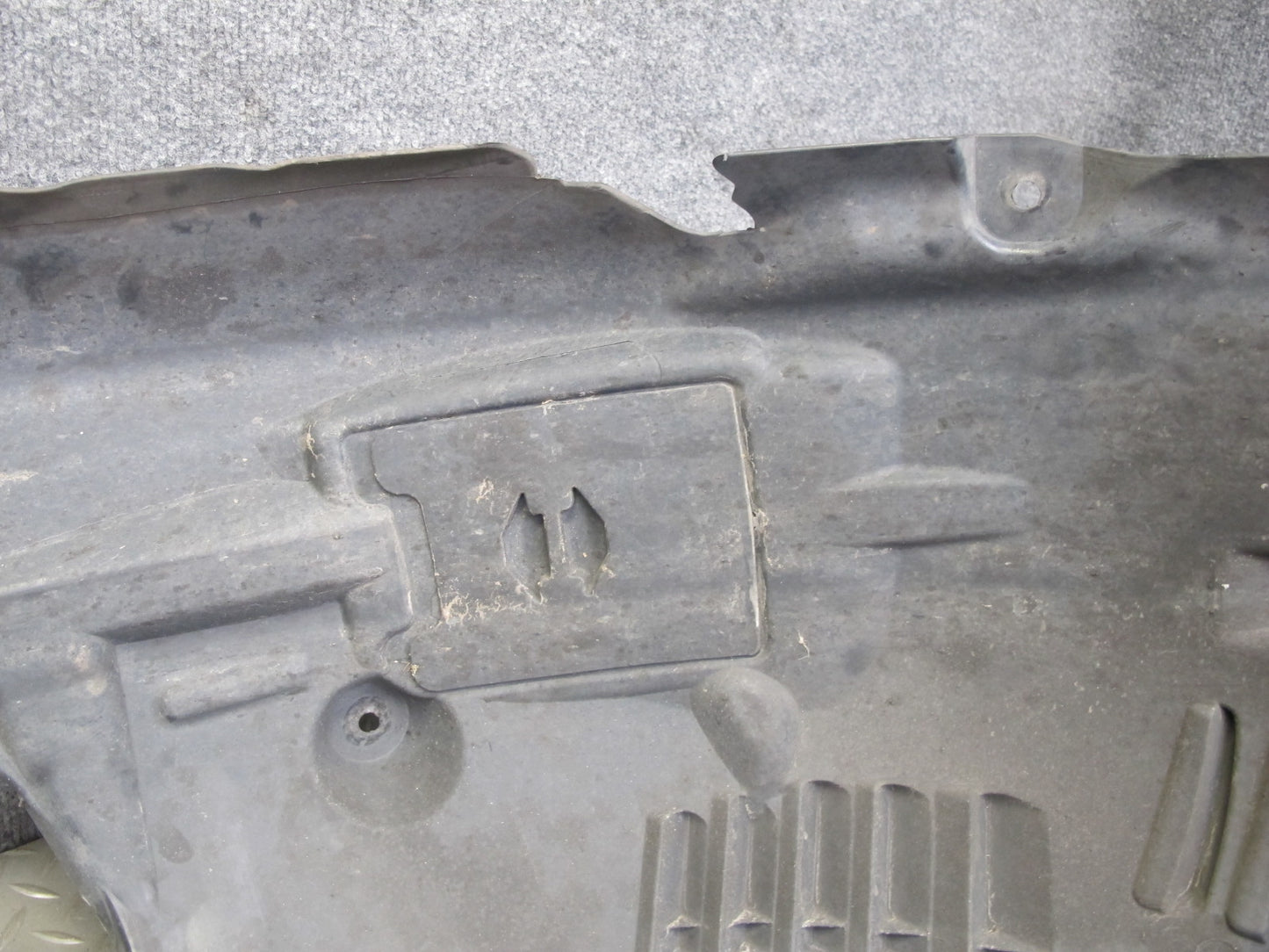 2012-2020 Mercedes R172 SLK SLC Front Right Fender Wheel Liner Splash Shield