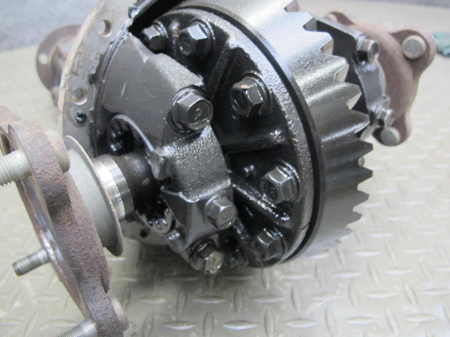 86-91 Mazda RX7 NON Turbo A/T Rear Differential Carrier 4.10 Ratio 93K OEM