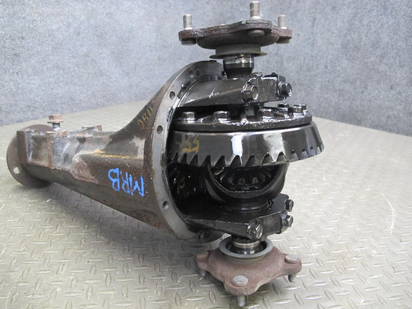 86-91 Mazda RX7 NON Turbo A/T Rear Differential Carrier 4.10 Ratio 93K OEM