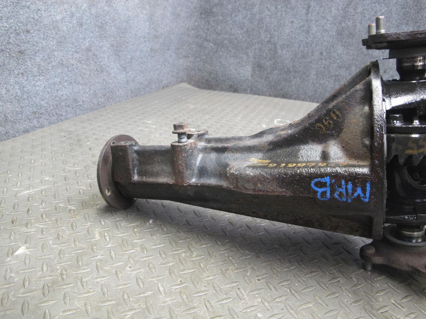 86-91 Mazda RX7 NON Turbo A/T Rear Differential Carrier 4.10 Ratio 93K OEM