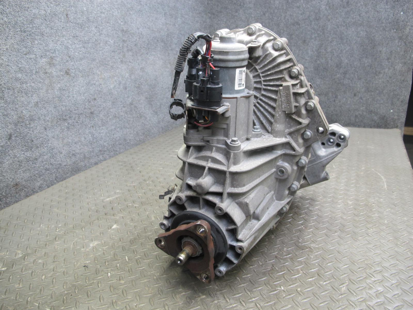 2003-2010 Porsche Cayenne 955 Turbo Transfer Case w Motor 0AD341041