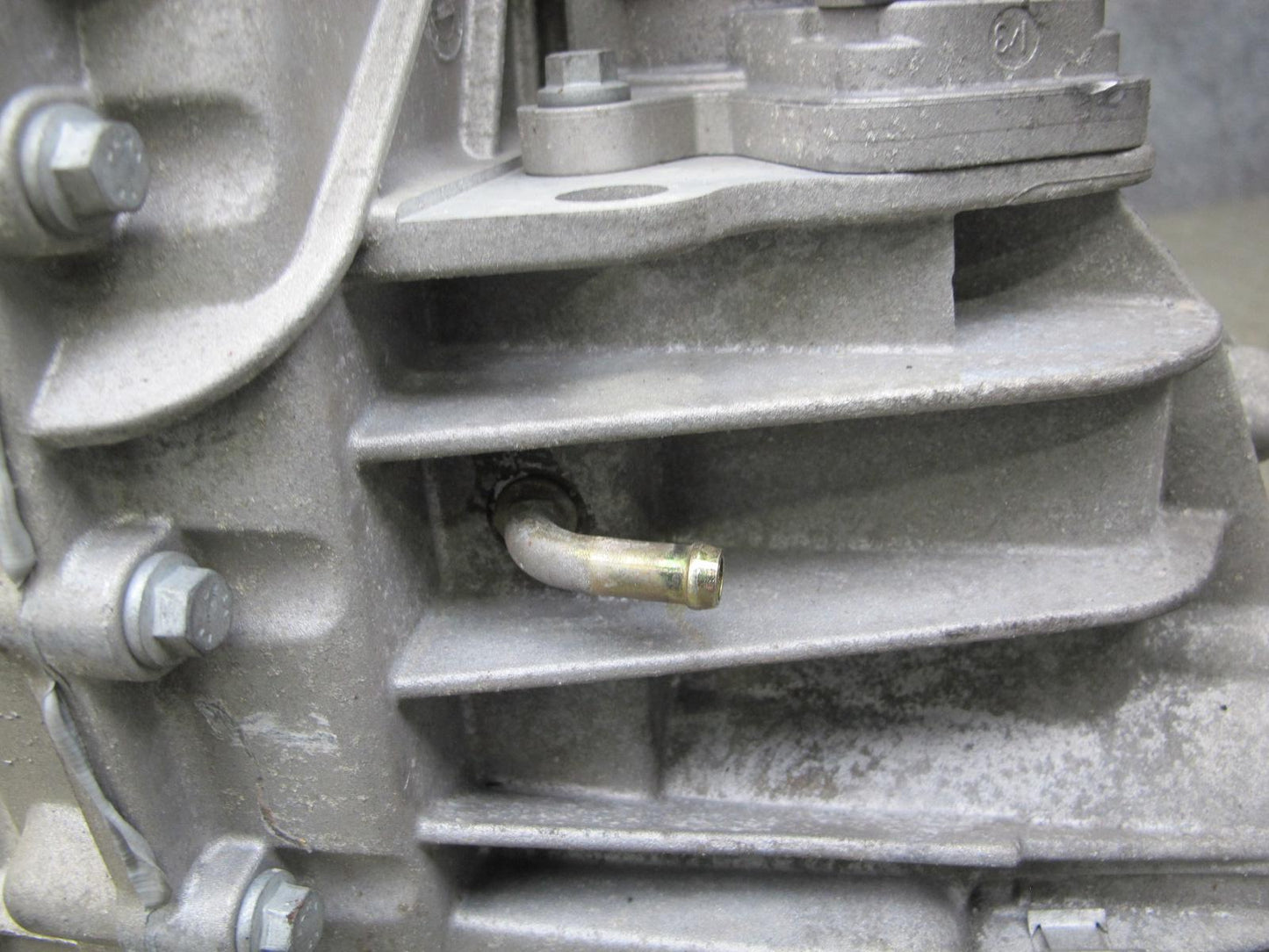 2003-2010 Porsche Cayenne 955 Turbo Transfer Case w Motor 0AD341041
