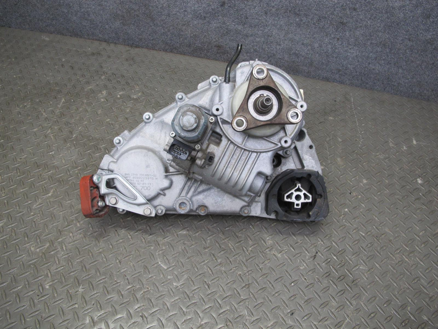 2010-2014 BMW E70 E71 X5 X6 X6M 4.4L ATC700 Transfer Case Box w Motor 7599887