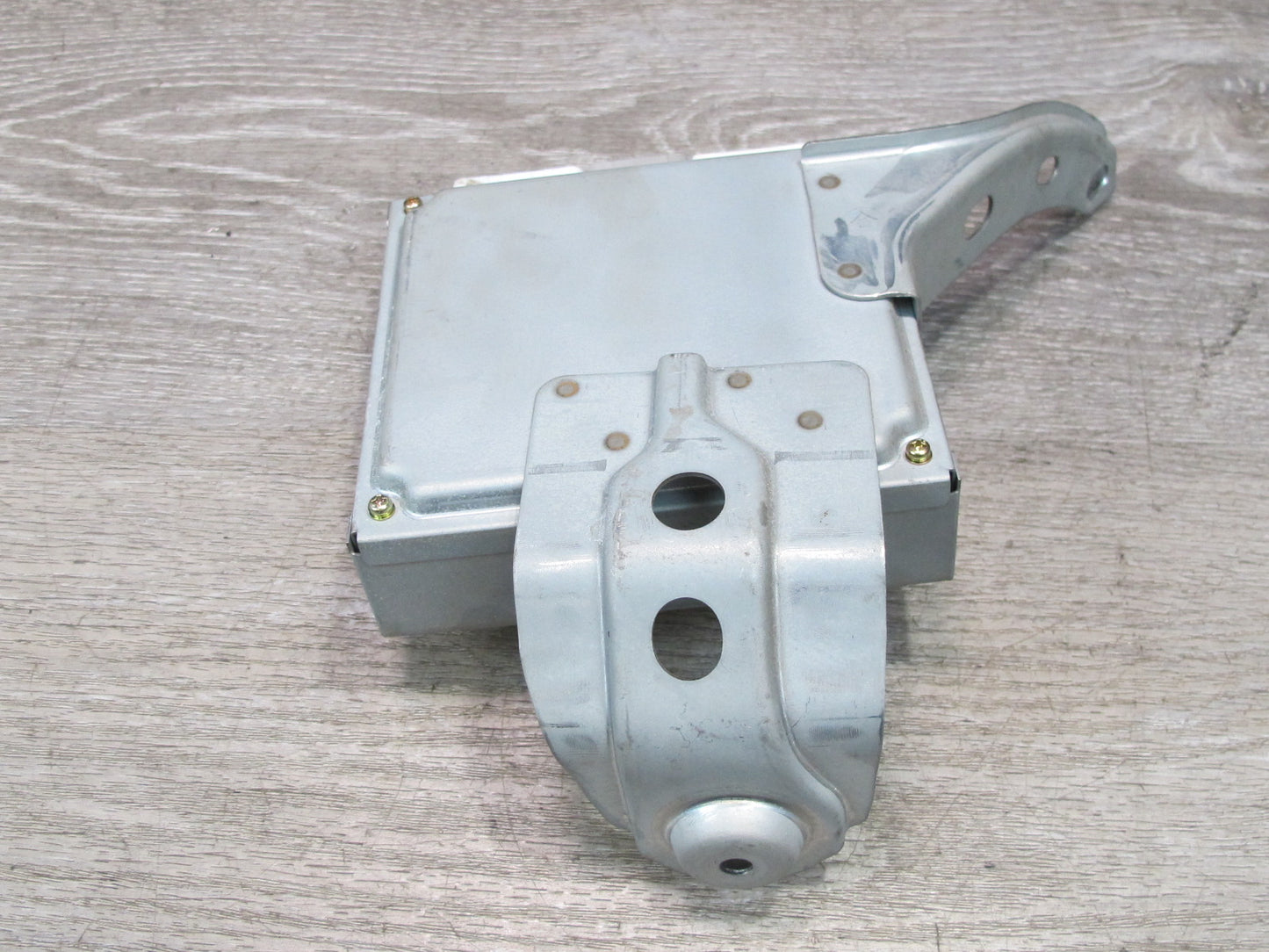 2003-2006 Lexus UZJ100L LX470 Power Steering Control Module W/ Bracket 89181-600