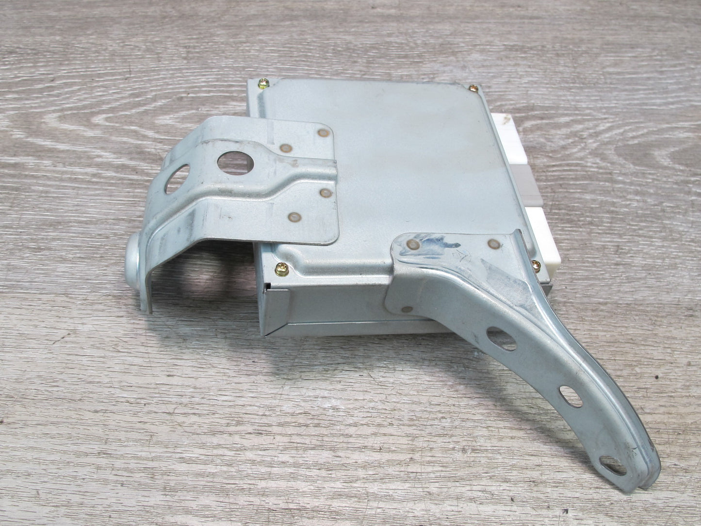 2003-2006 Lexus UZJ100L LX470 Power Steering Control Module W/ Bracket 89181-600