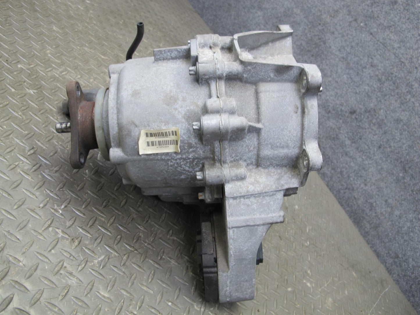 2010-2014 BMW E70 E71 X5 X6 X6M 4.4L ATC700 Transfer Case Box w Motor 7599887