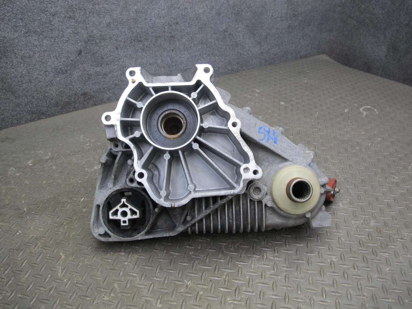 2010-2014 BMW E70 E71 X5 X6 X6M 4.4L ATC700 Transfer Case Box w Motor 7599887