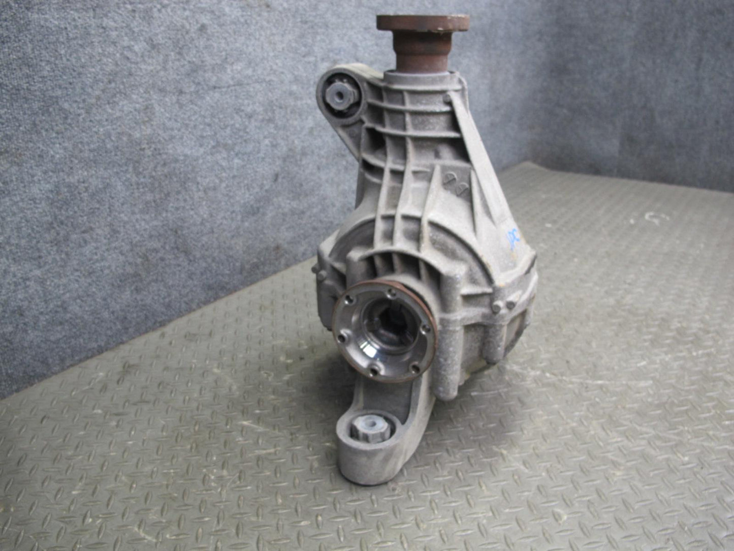 2003-2006 Porsche Cayenne 955 4.5L Turbo Rear Differential Carrier