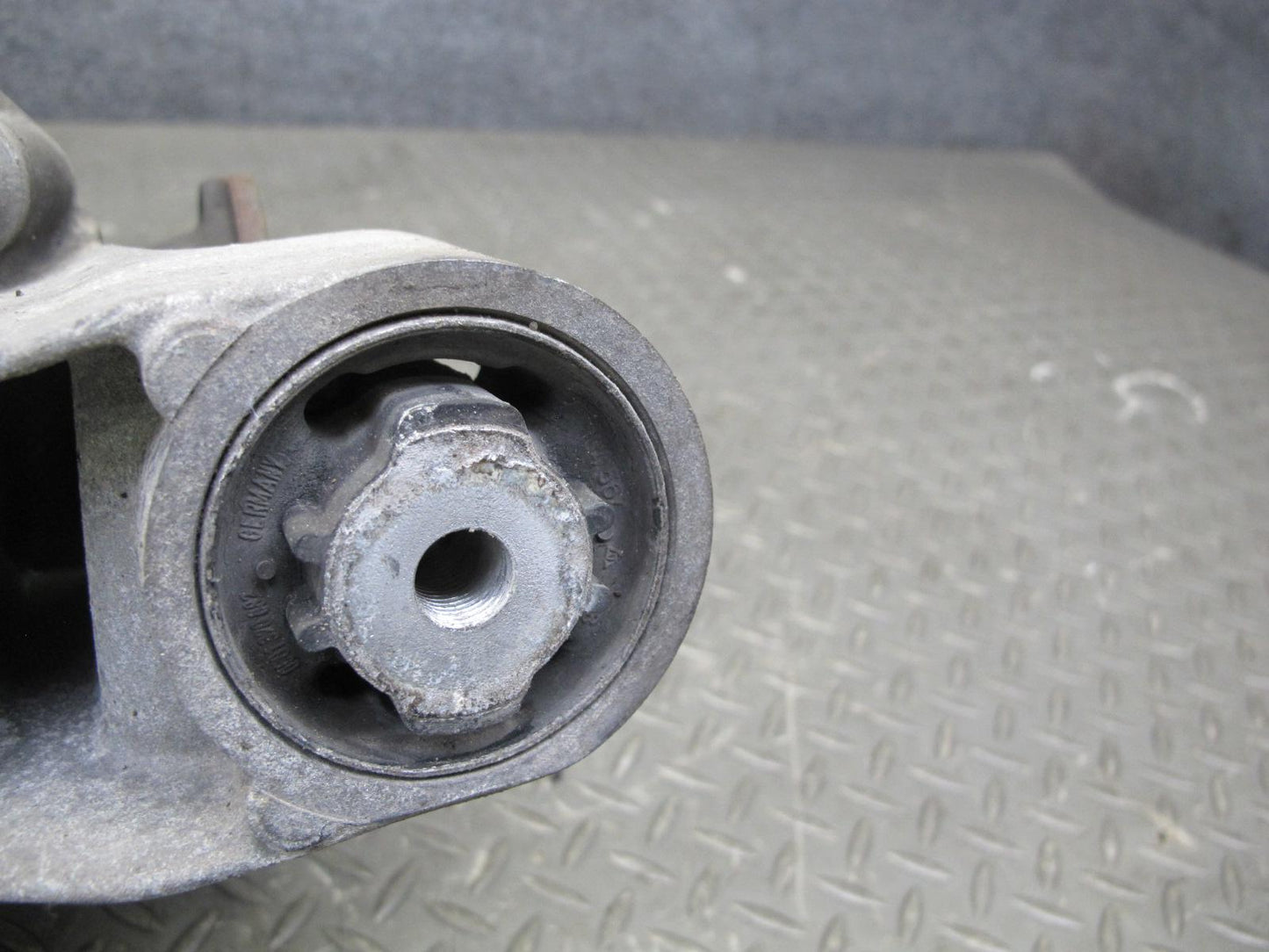 2003-2006 Porsche Cayenne 955 4.5L Turbo Rear Differential Carrier