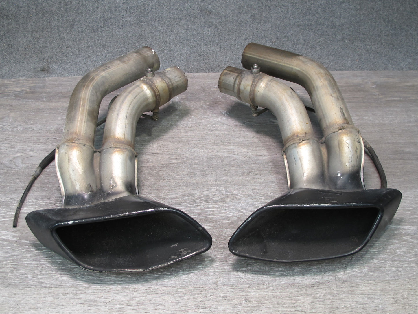 2008-2014 BMW X6 E71 E72 4.4L N63 Rear Back Exhaust Muffler Tips Black Set