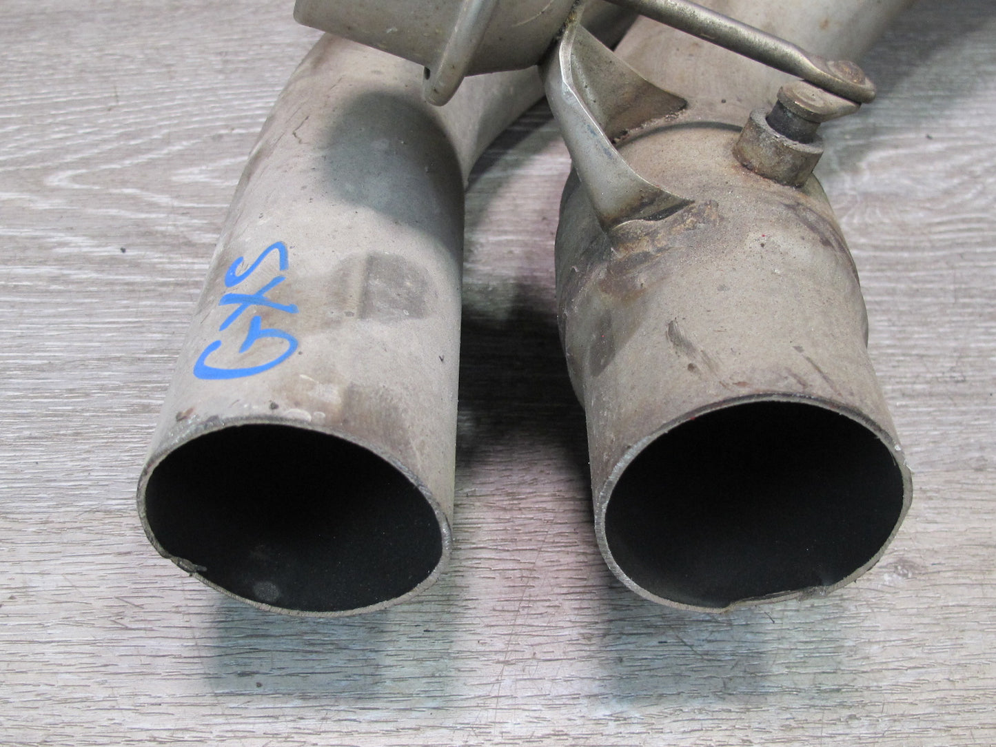 2008-2014 BMW X6 E71 E72 4.4L N63 Rear Back Exhaust Muffler Tips Black Set