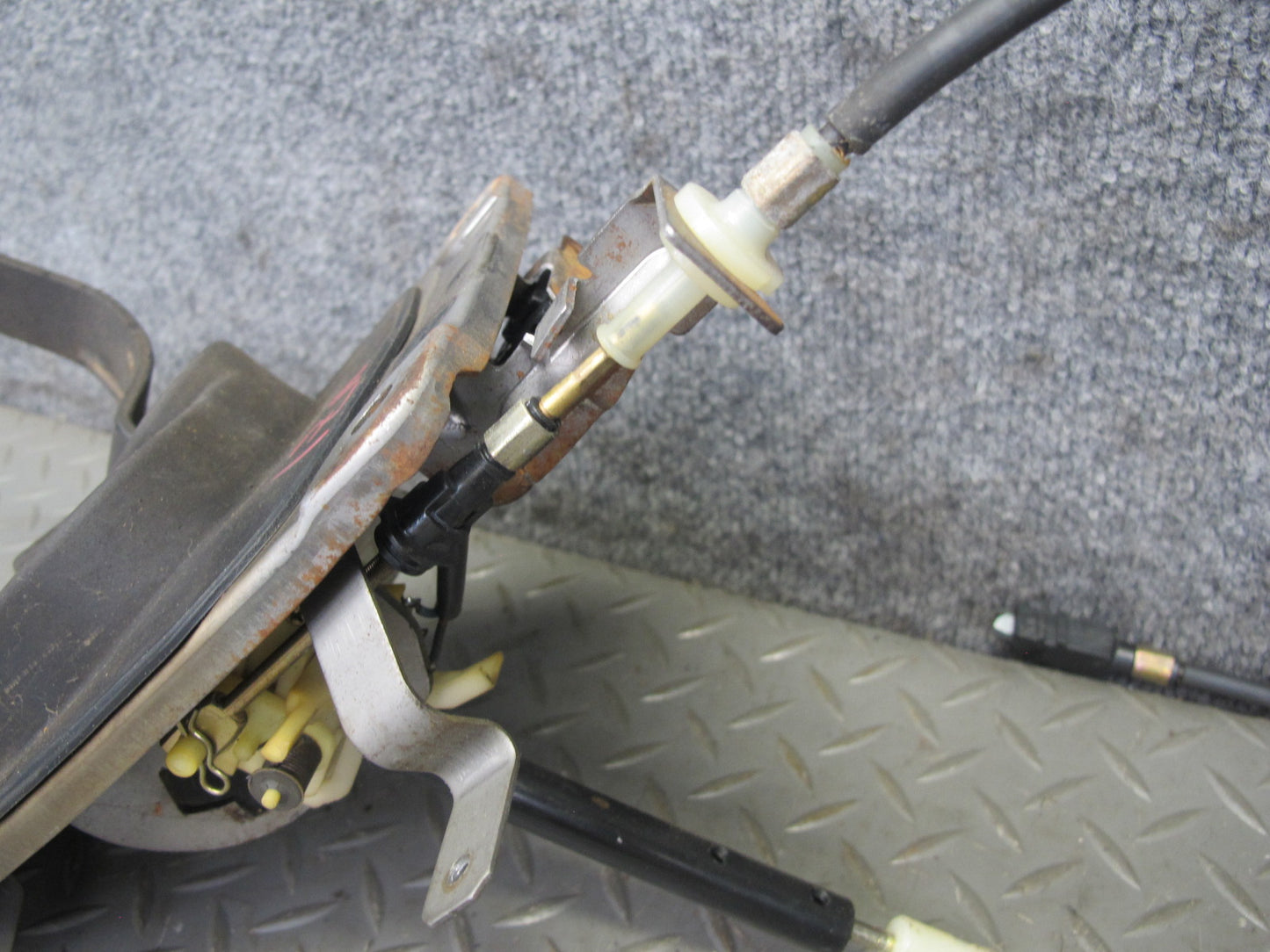 92-93 Nissan 300ZX Z32 NON Turbo A/T Automatic Transmission Shifter w Cable OEM